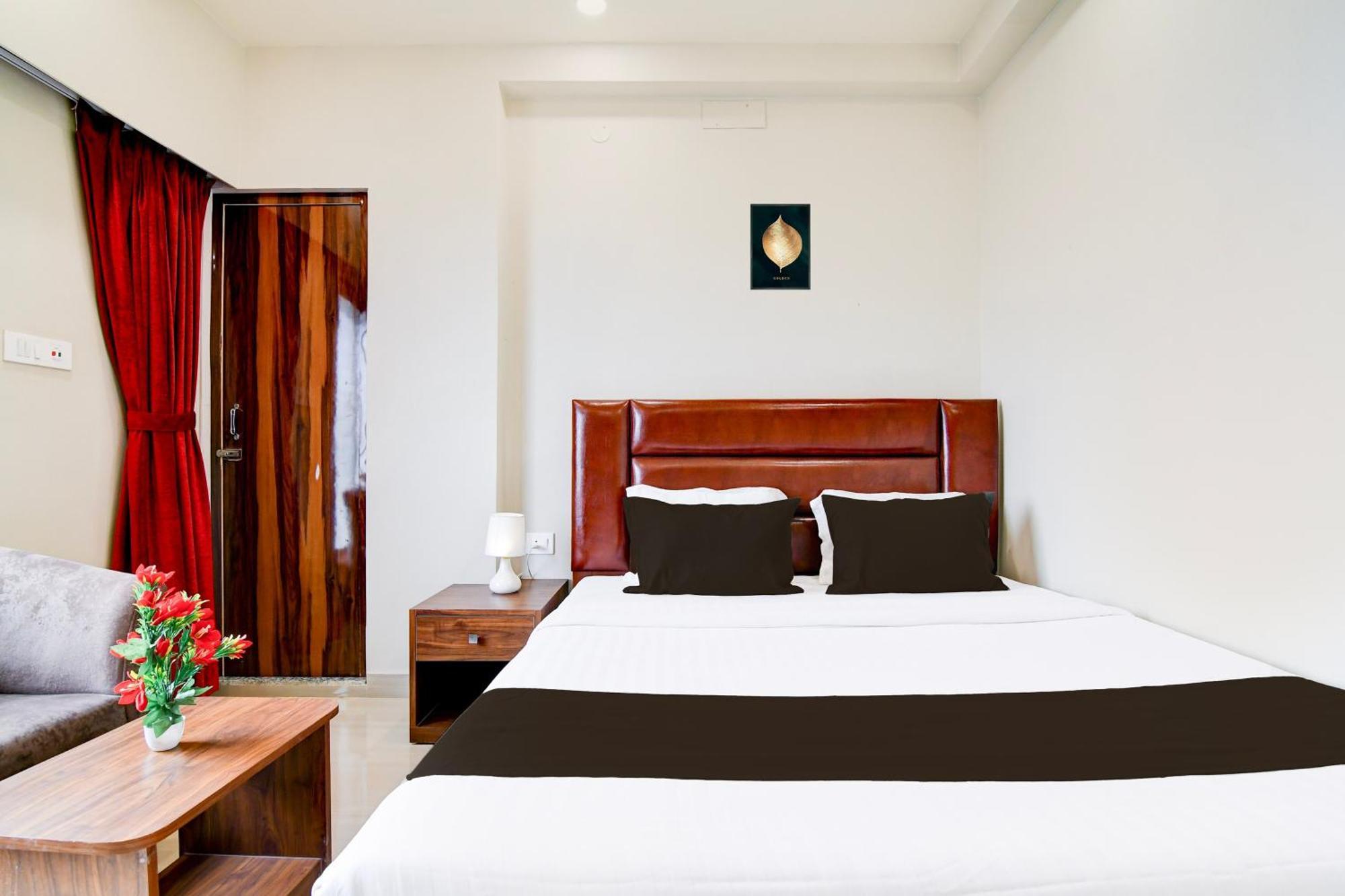Super Townhouse Kaikhali Near Airport Kolkata Eksteriør bilde