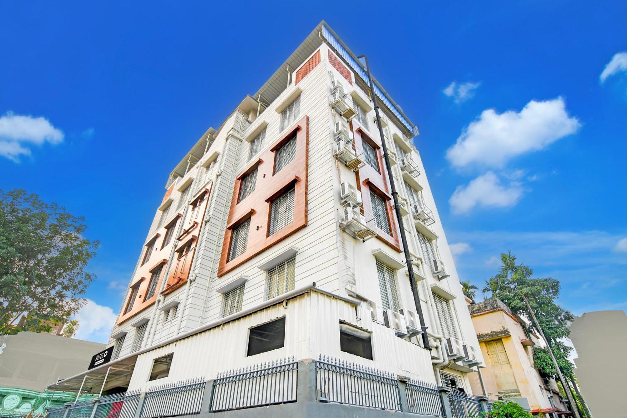 Super Townhouse Kaikhali Near Airport Kolkata Eksteriør bilde