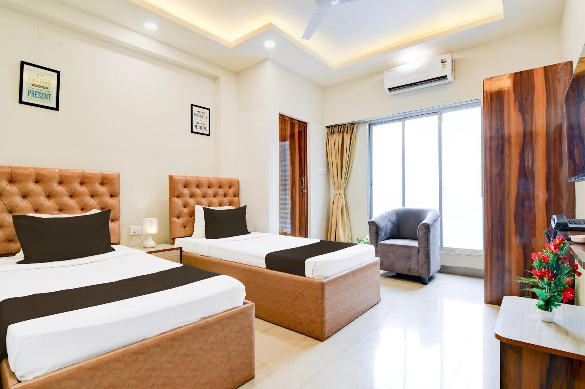 Super Townhouse Kaikhali Near Airport Kolkata Eksteriør bilde