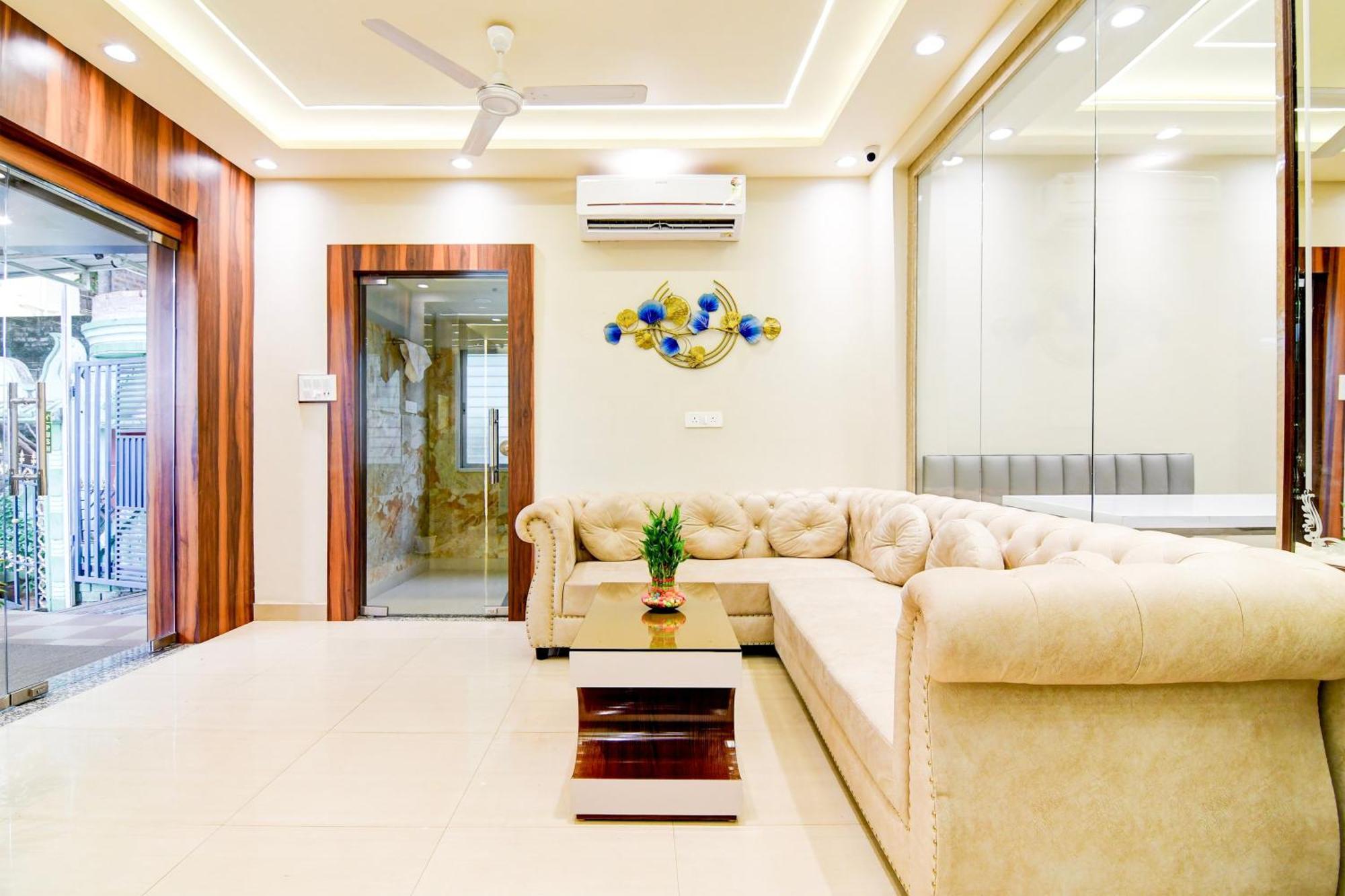 Super Townhouse Kaikhali Near Airport Kolkata Eksteriør bilde