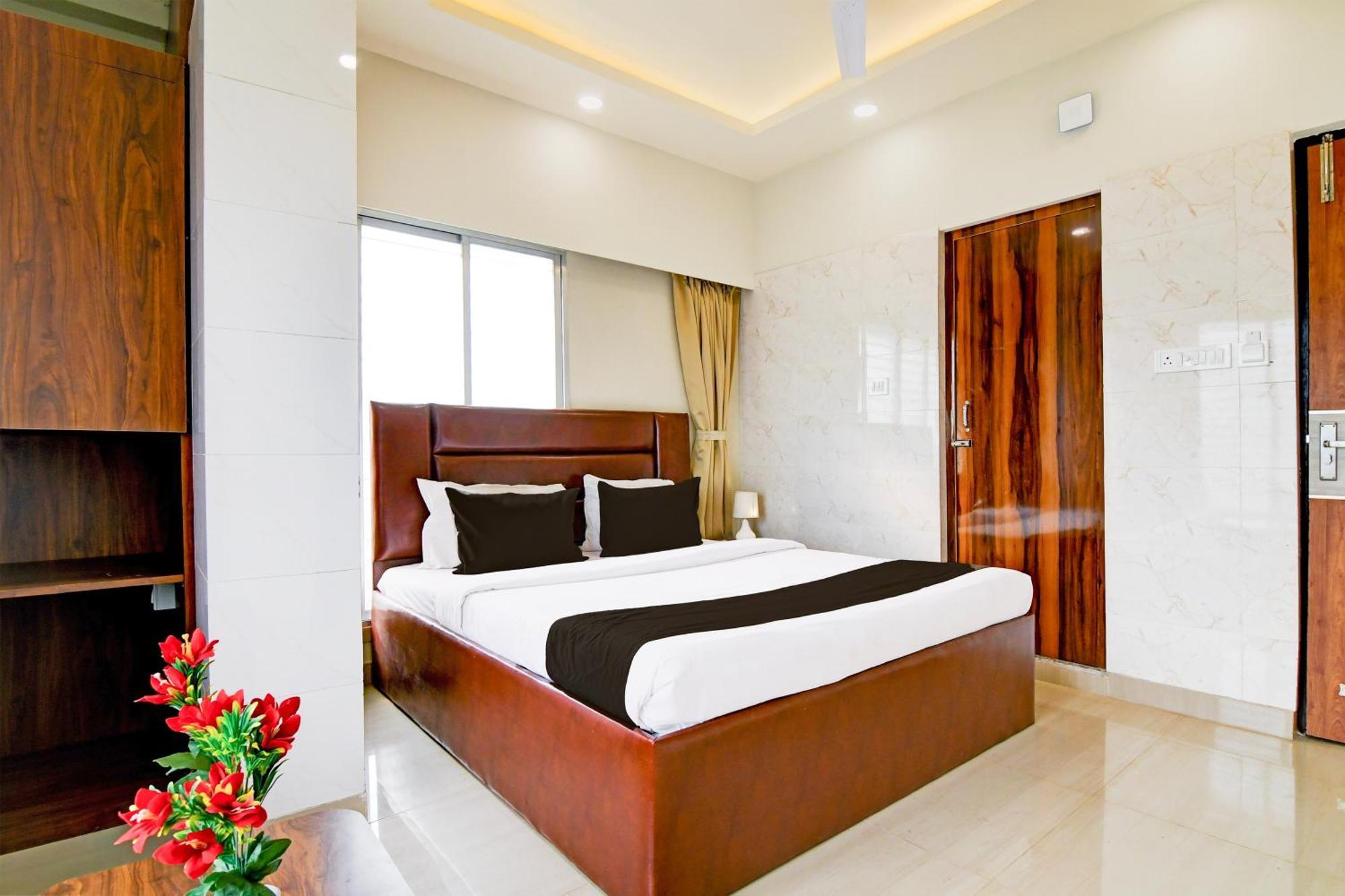 Super Townhouse Kaikhali Near Airport Kolkata Eksteriør bilde